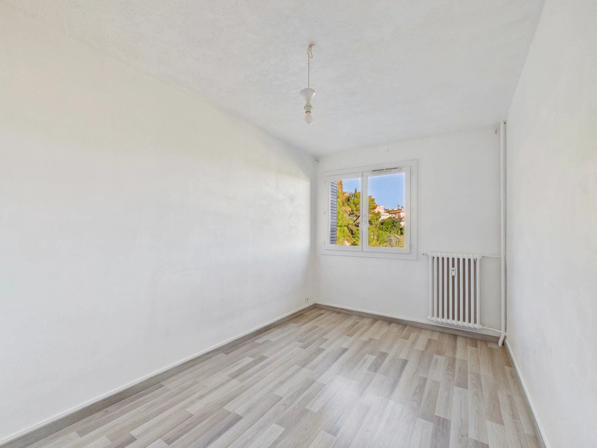 Appartement 4 pièces + cave – Bd Henri Sappia – NICE