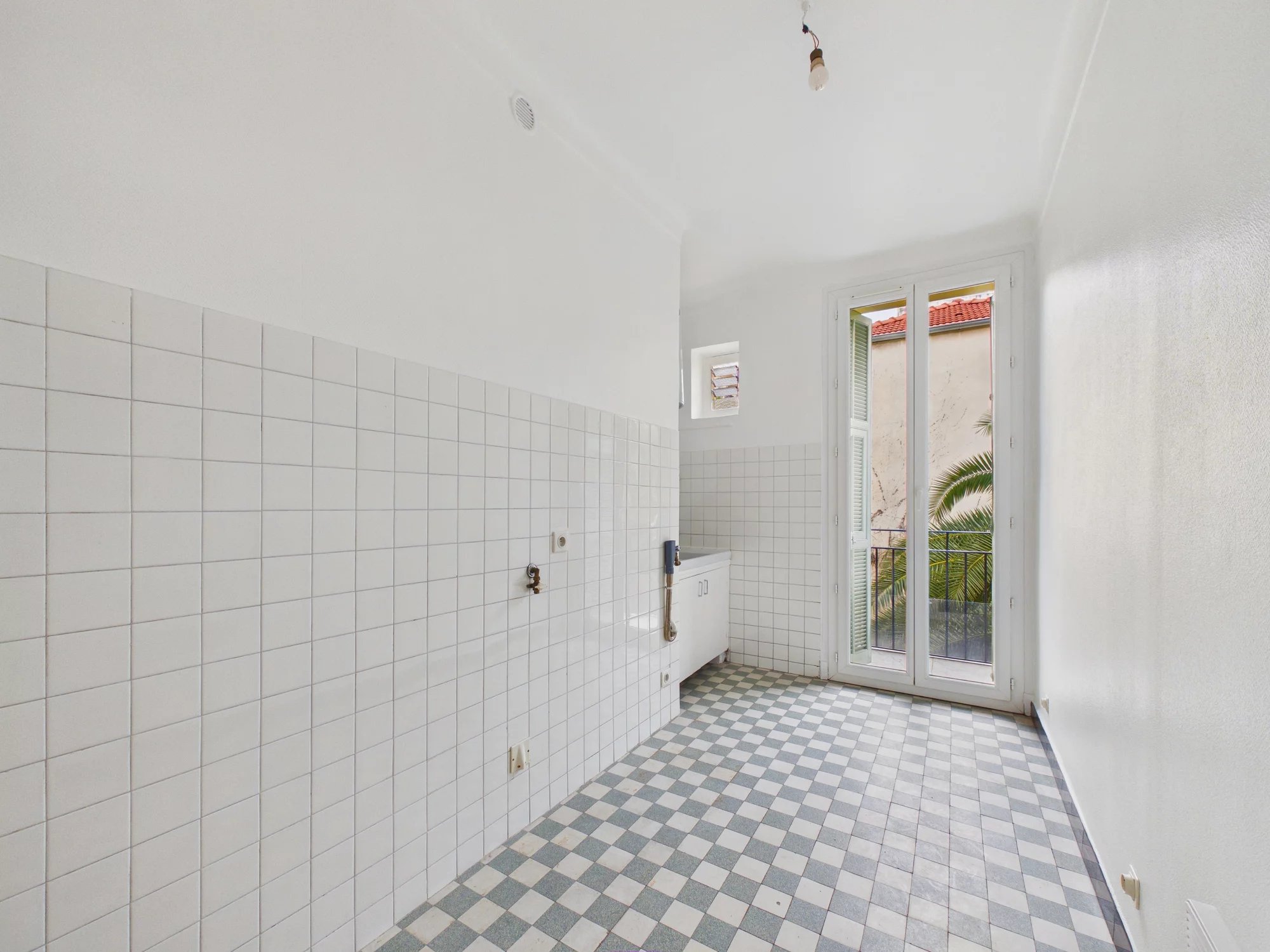 Appartement 2 pièces + grande cave + Jardin – Rue Cros de Capeu – NICE