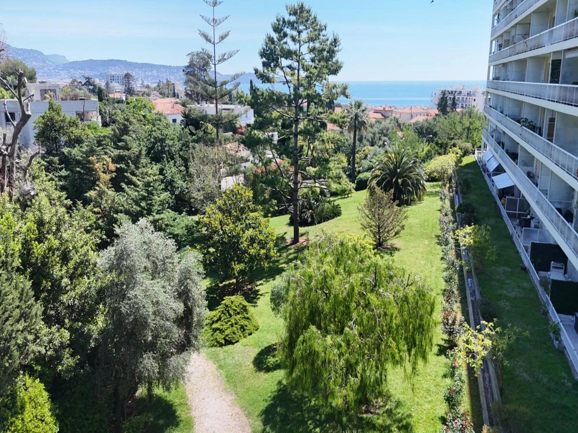 Appartement 4 pièces – Terrasse VUE MER – Cave – Garage – NICE FABRON