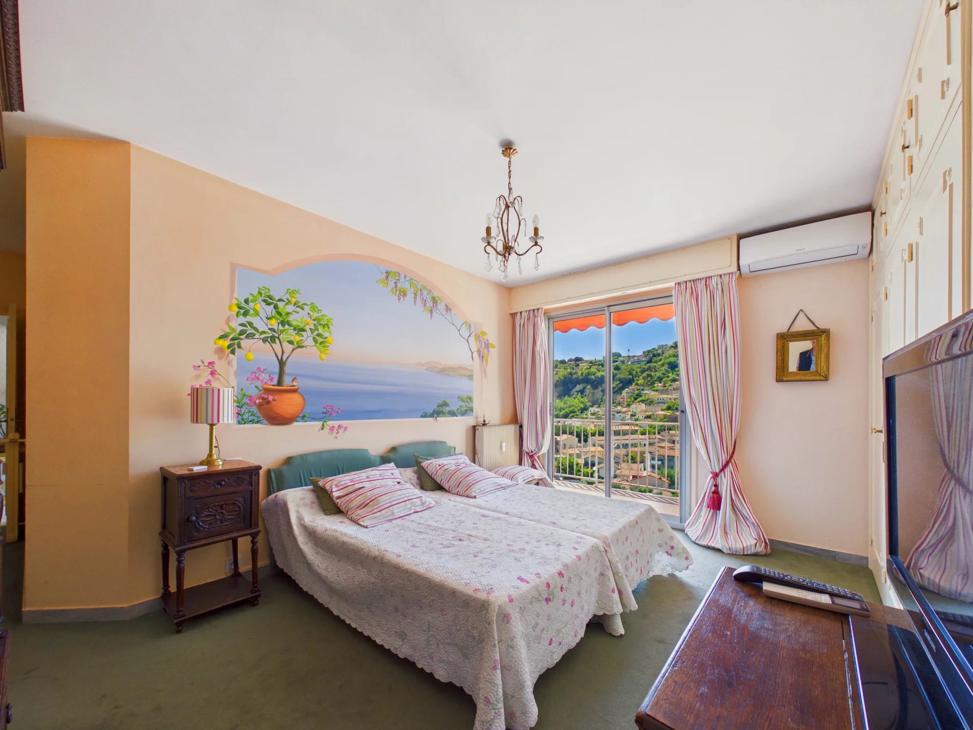 Appartement 4 pièces Dernier Etage – Terrasse 150m² – St Sylvestre – NICE
