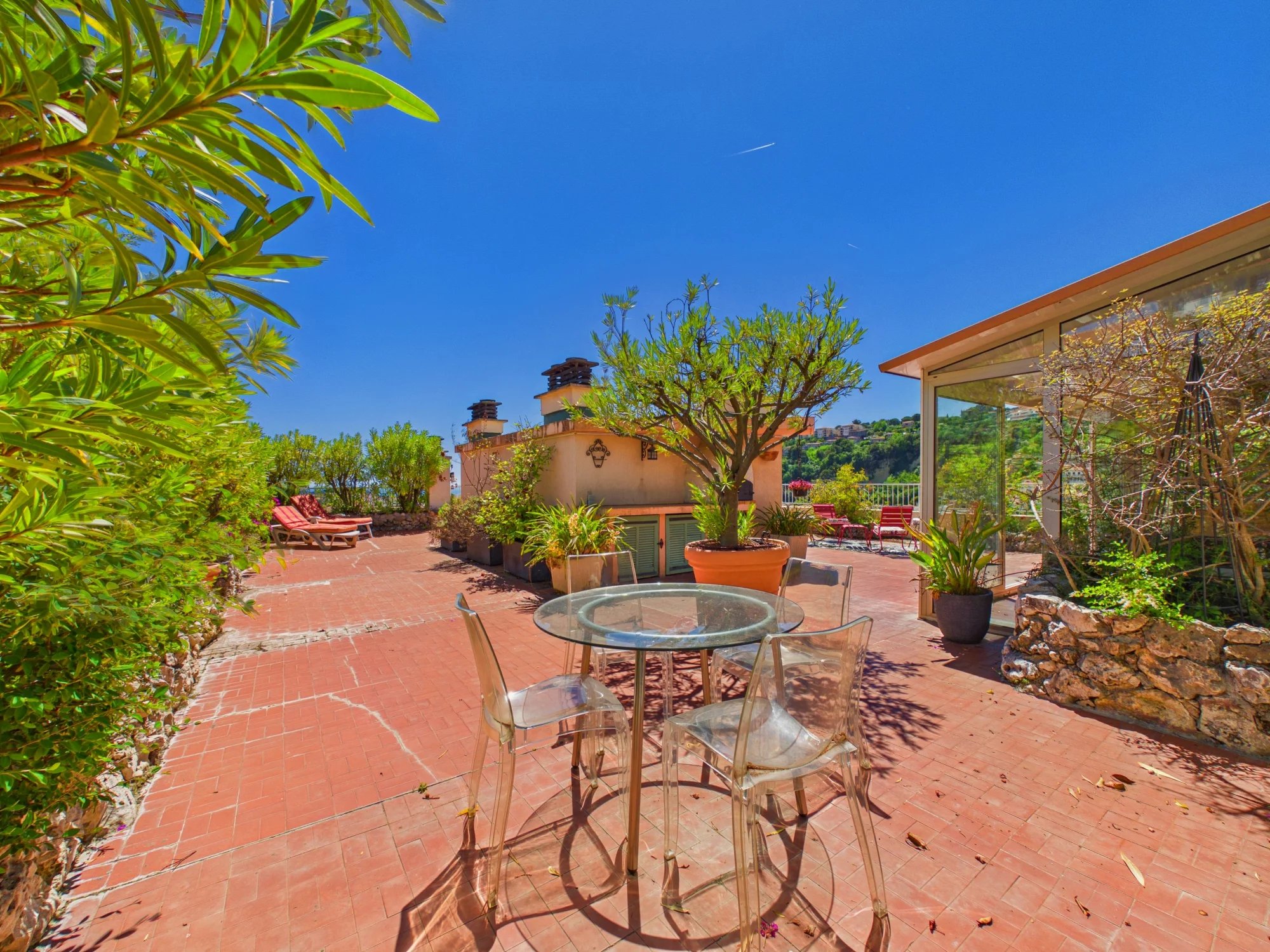 Appartement 4 pièces Dernier Etage – Terrasse 150m² – St Sylvestre – NICE