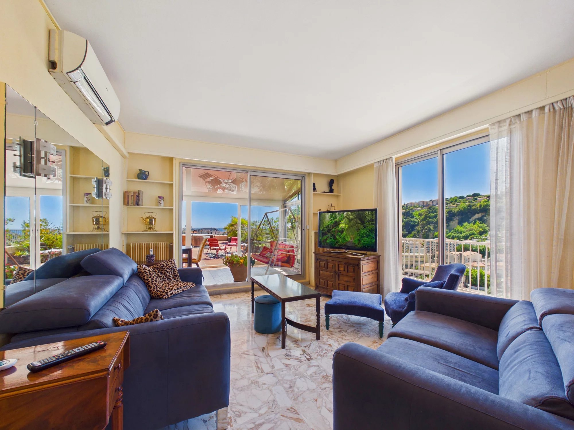 Appartement 4 pièces Dernier Etage – Terrasse 150m² – St Sylvestre – NICE