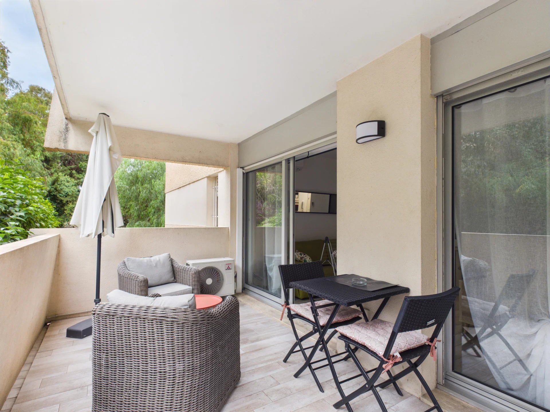 APPARTEMENT MEUBLÉ AVEC TERRASSE – NICE SAINTE-MARGUERITE – 26,61 m²
