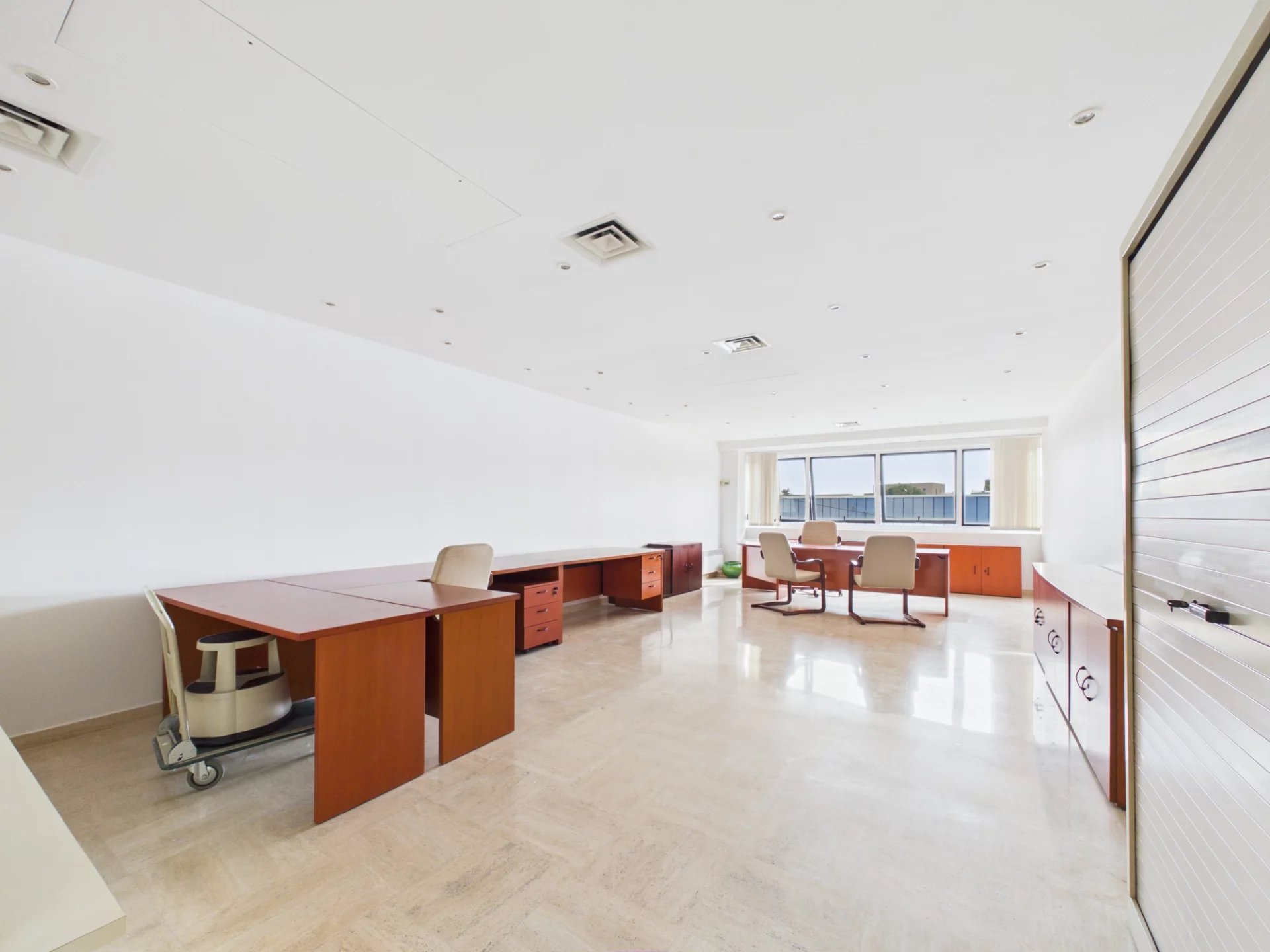 Bureau – Avenue du Docteur Lefebvre – VILLENEUVE LOUBET