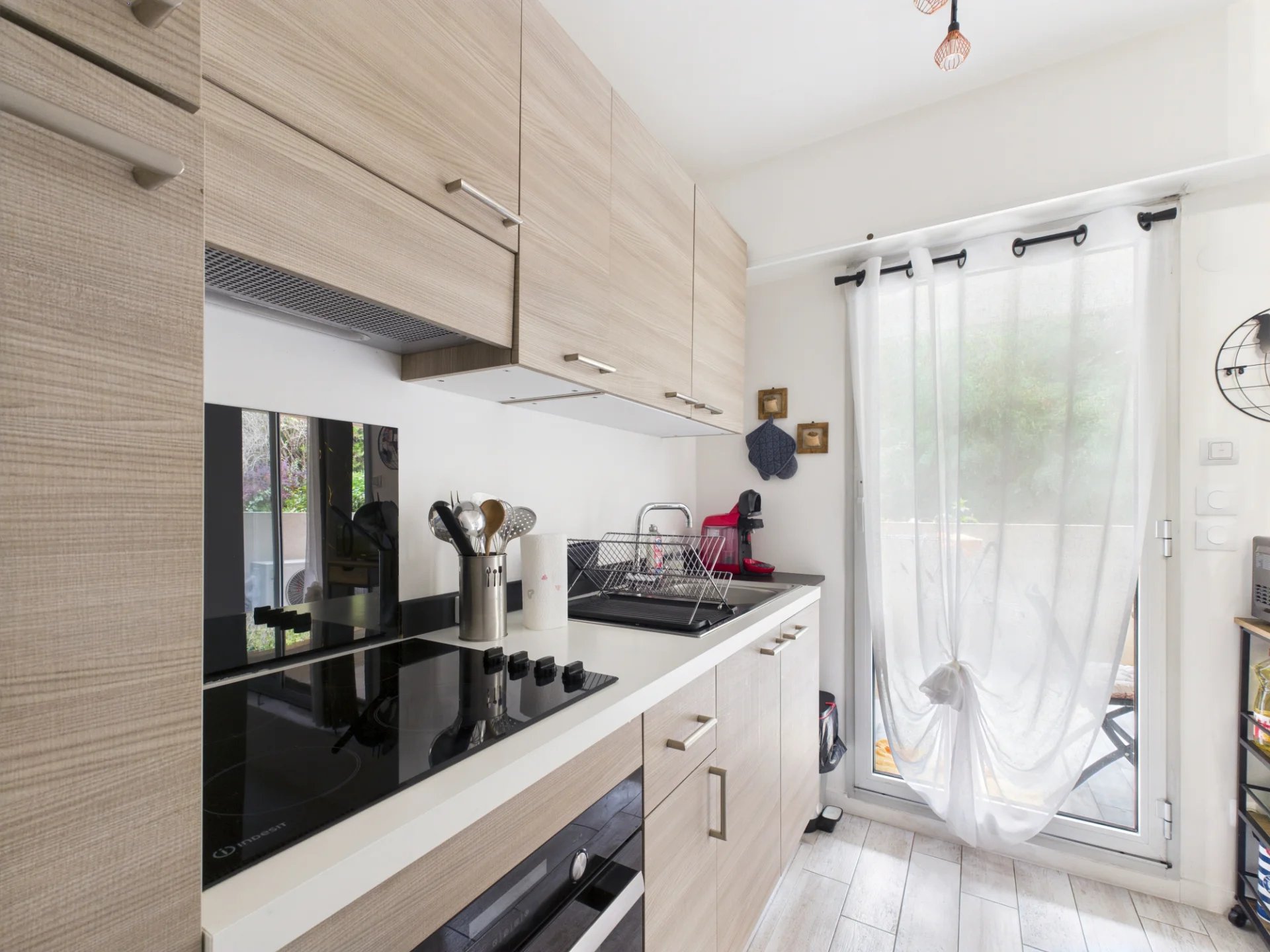 APPARTEMENT MEUBLÉ AVEC TERRASSE – NICE SAINTE-MARGUERITE – 26,61 m²