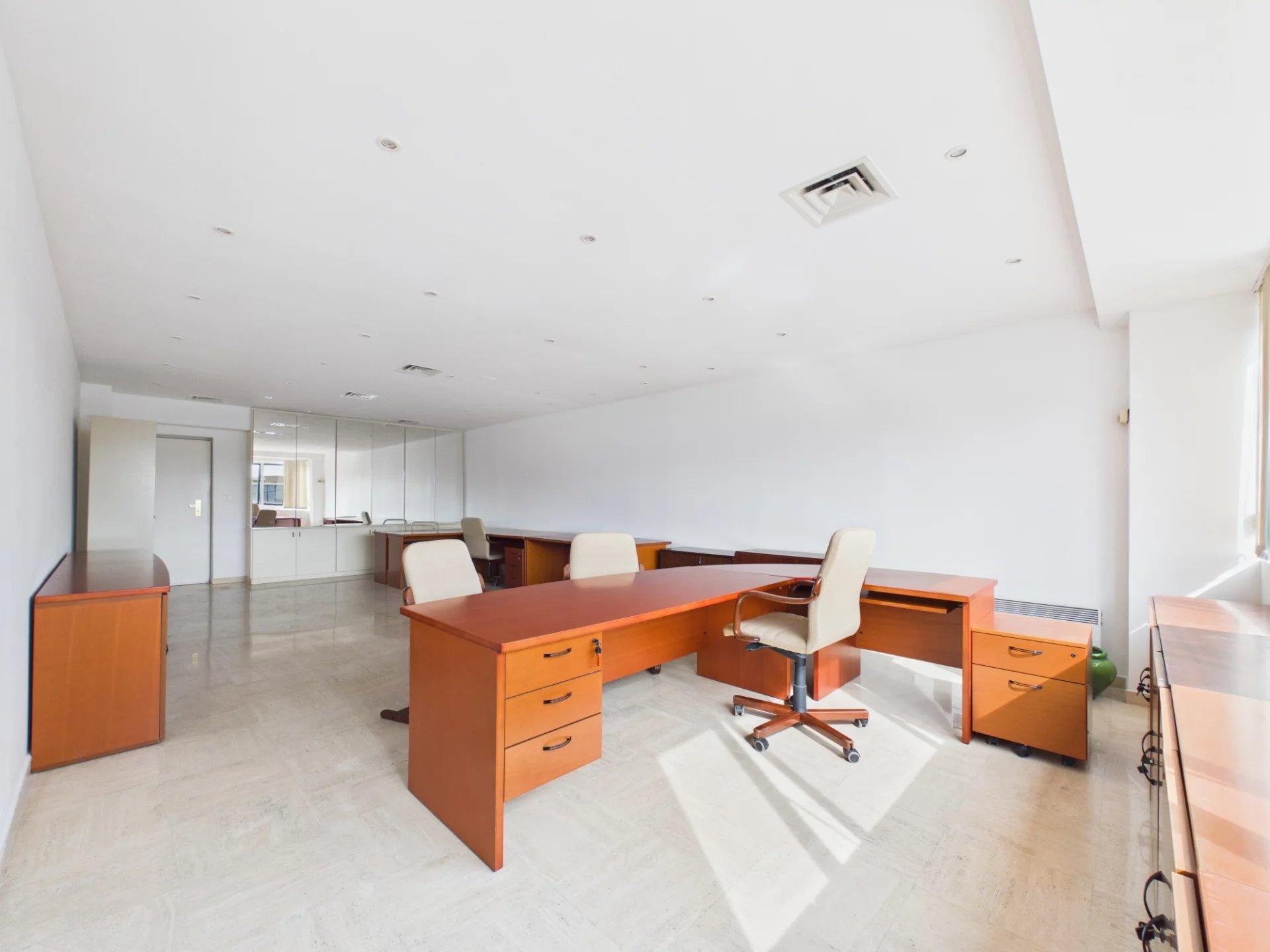 Bureau – Avenue du Docteur Lefebvre – VILLENEUVE LOUBET
